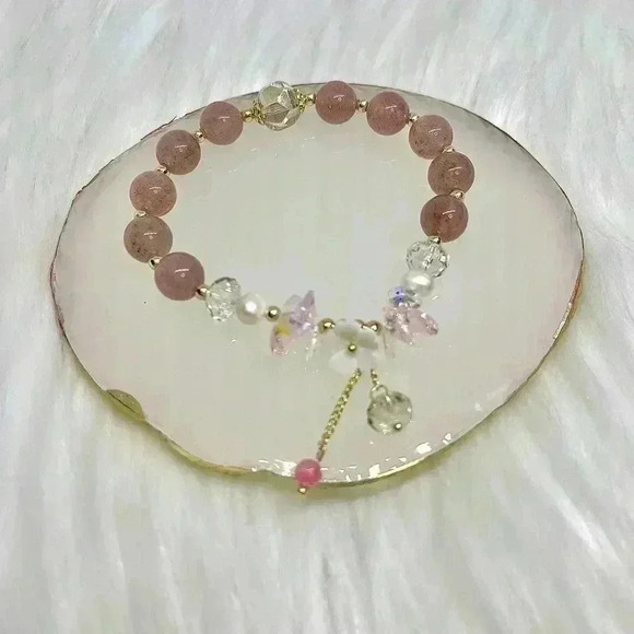 Lily Crystal Crystal Bracelet - Picture 4 of 8